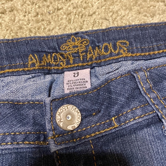Almost Famous Jean shorts - Picture 2 of 3